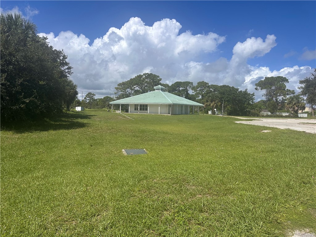 8900 7th Avenue Sebastian, FL 32976 - Photo 2 of 11