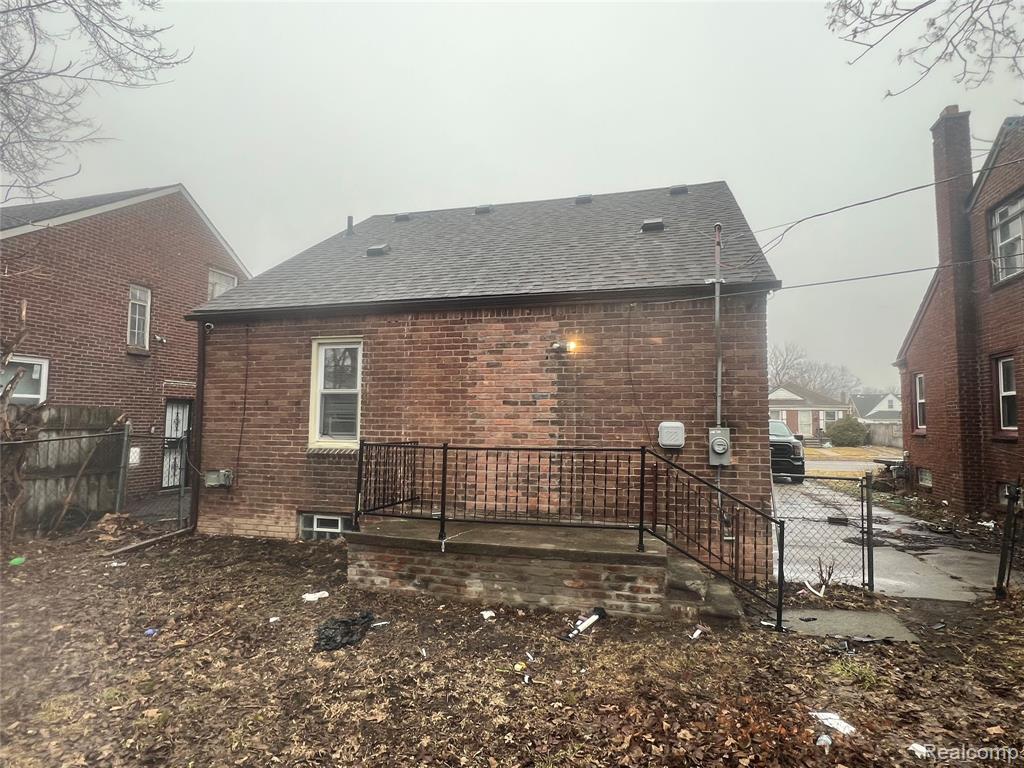9599 Whitcomb Detroit, MI 48227 - Photo 6 of 38