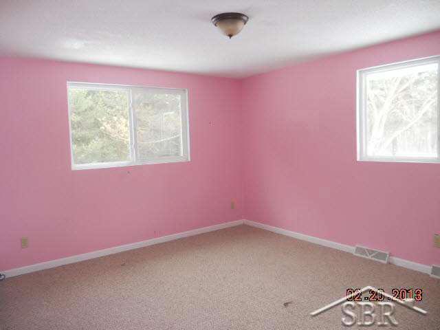 3794 South Kirk Road Vassar, MI 48768 - Photo 6 of 9 20357185-5.JPG