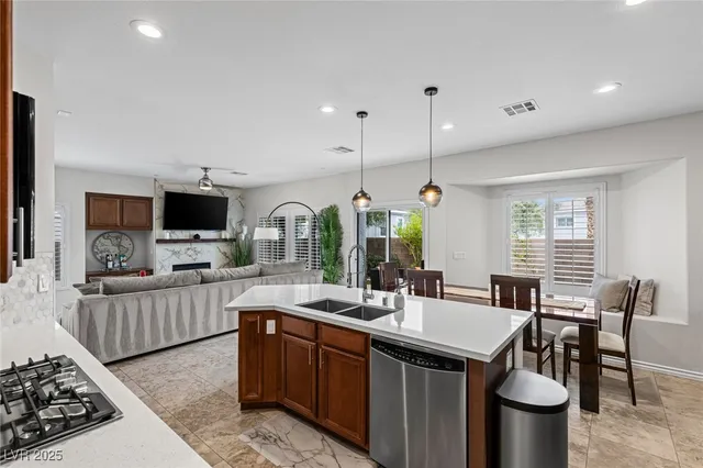 $3,750 | 275 Spectacular Street, Henderson, NV 89052