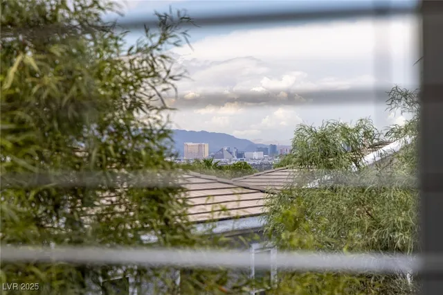 $3,750 | 275 Spectacular Street, Henderson, NV 89052