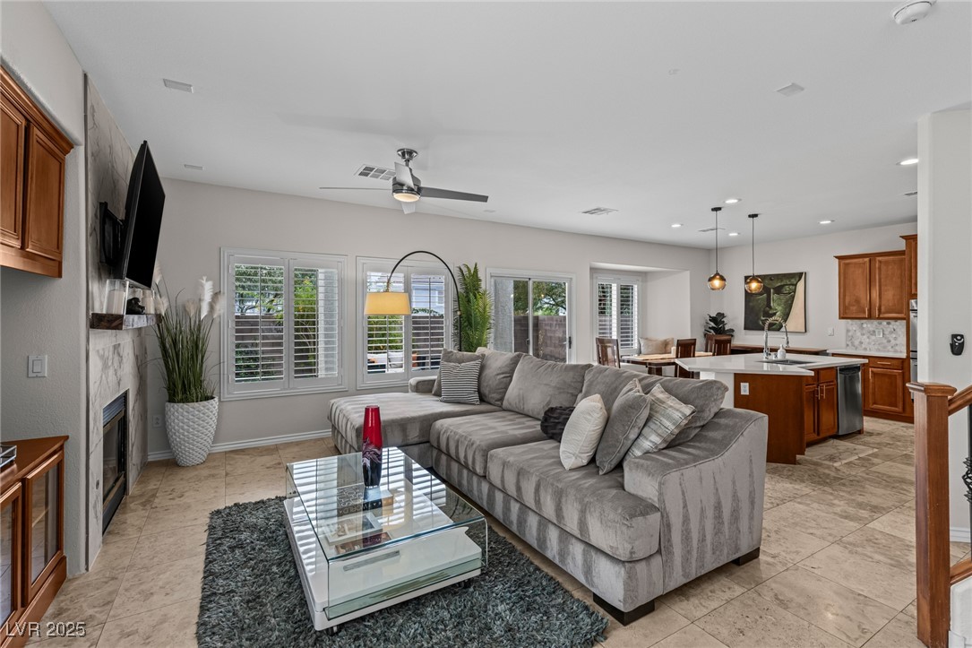 275 Spectacular Street Henderson, NV 89052 - Photo 3 of 39