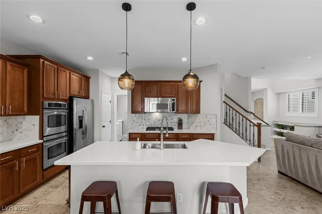 $3,750 | 275 Spectacular Street, Henderson, NV 89052