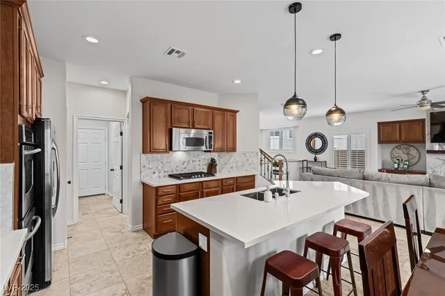 $3,750 | 275 Spectacular Street, Henderson, NV 89052