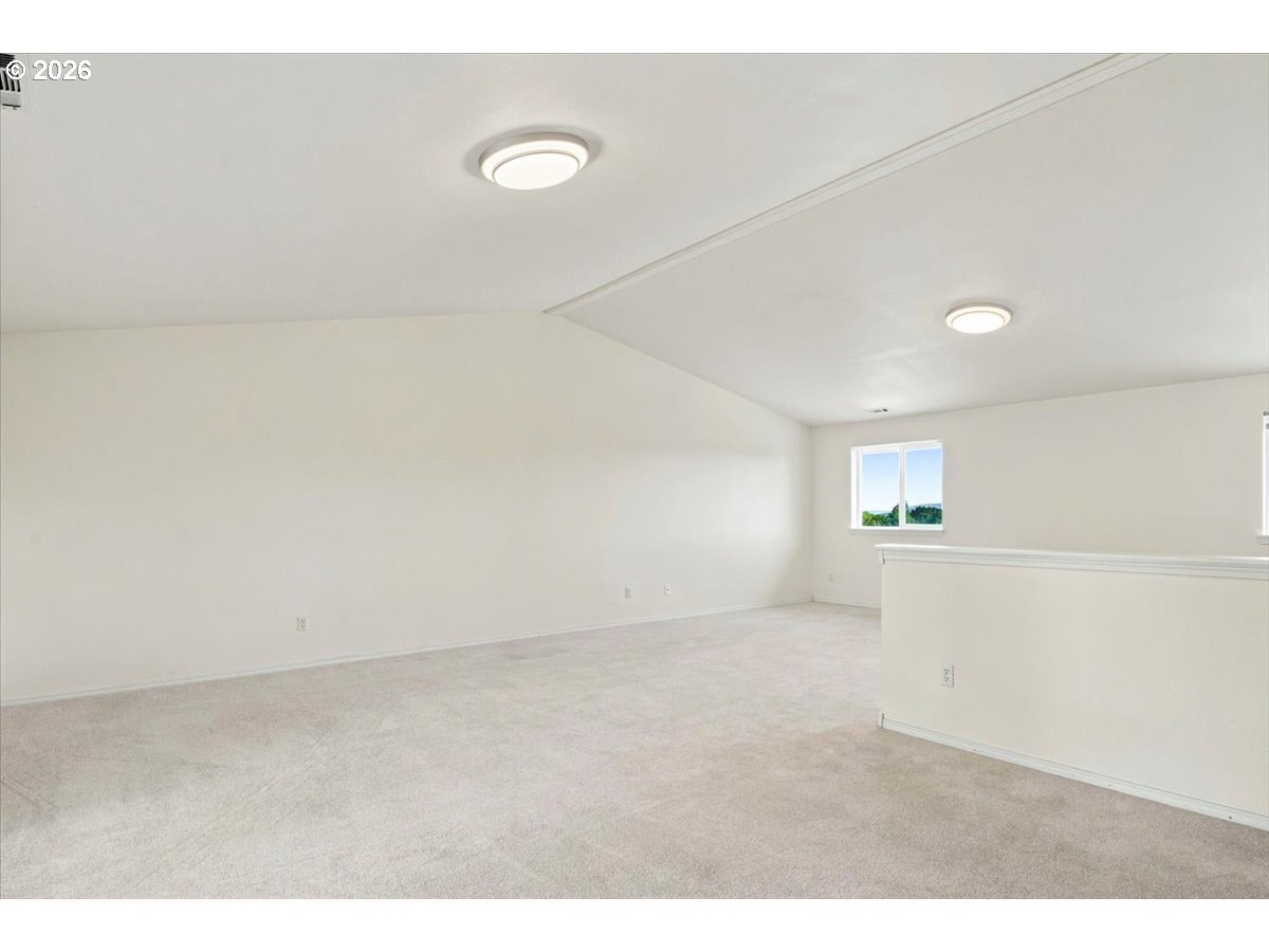 2439 Southwest 33rd Street Redmond, OR 97756 - Photo 18 of 40