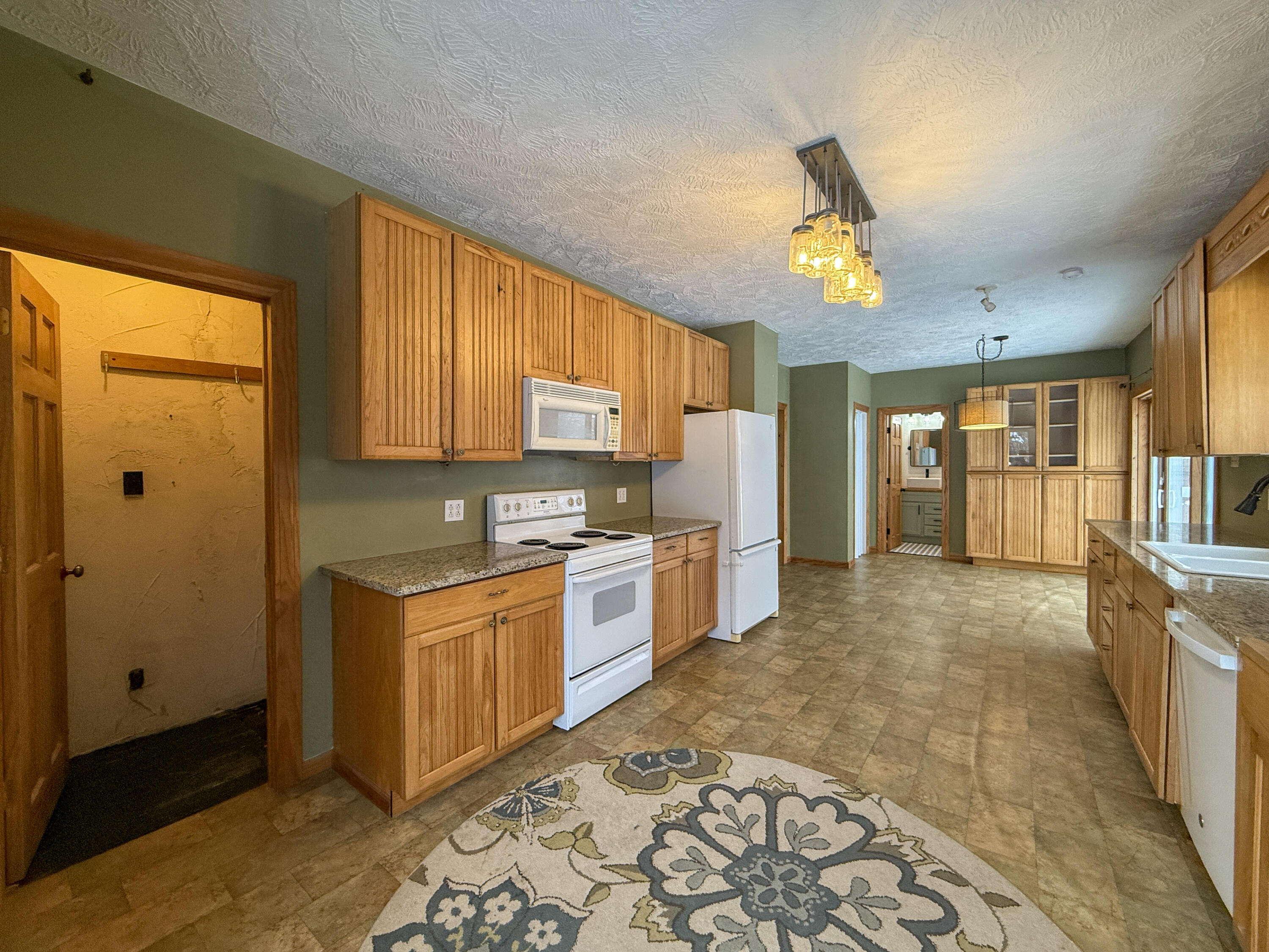 9155 Cushing Road Dowagiac, MI 49047 - Photo 3 of 28 Kitchen