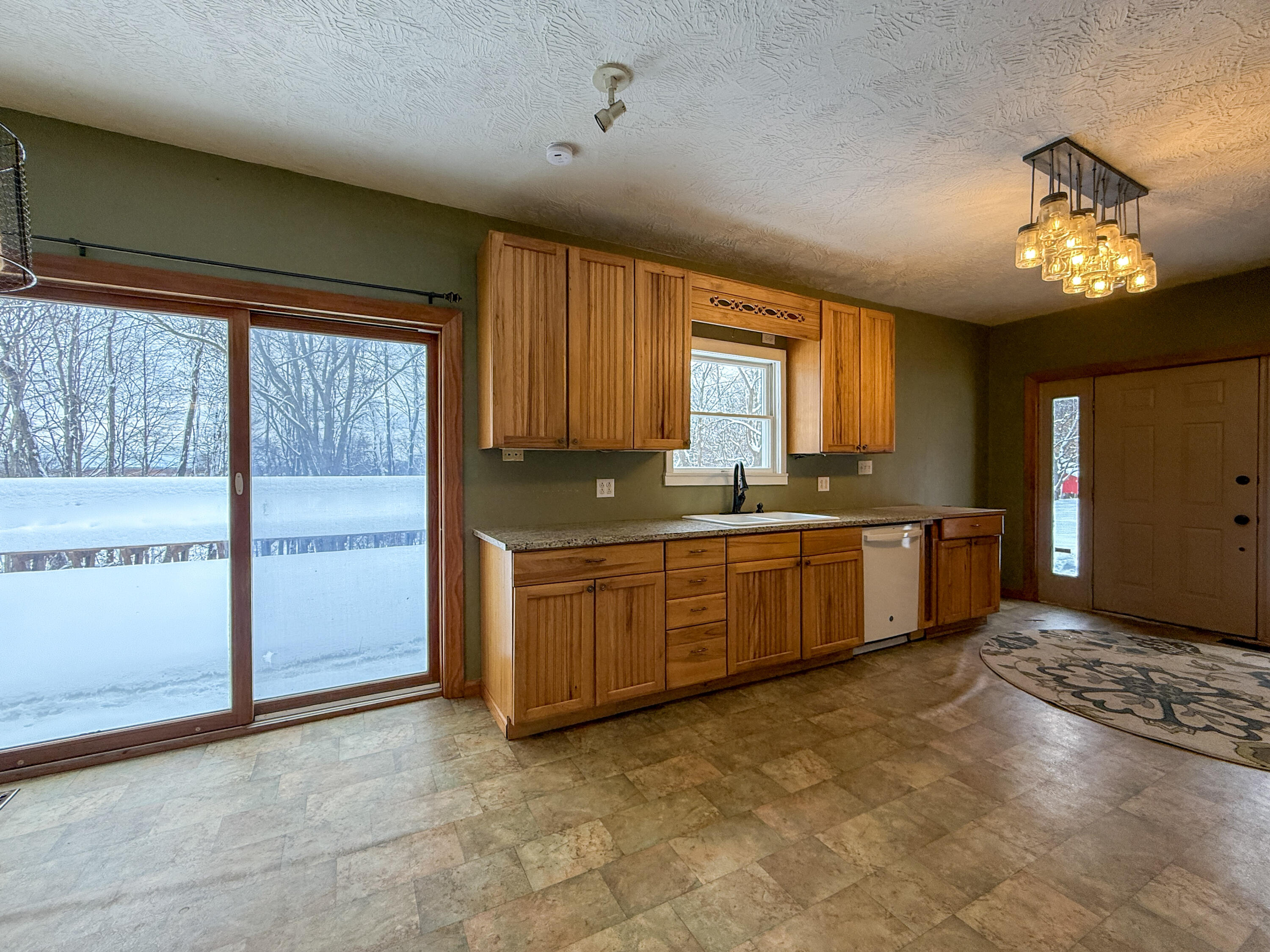 9155 Cushing Road Dowagiac, MI 49047 - Photo 5 of 28 Kitchen