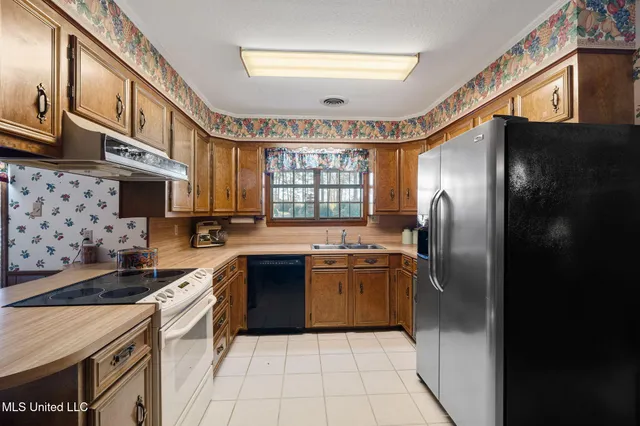 $419,900 | 307 Salem School Road, Collins, MS 39428