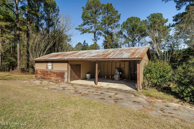 $419,900 | 307 Salem School Road, Collins, MS 39428