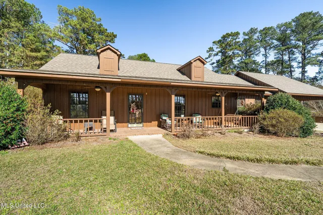 $419,900 | 307 Salem School Road, Collins, MS 39428