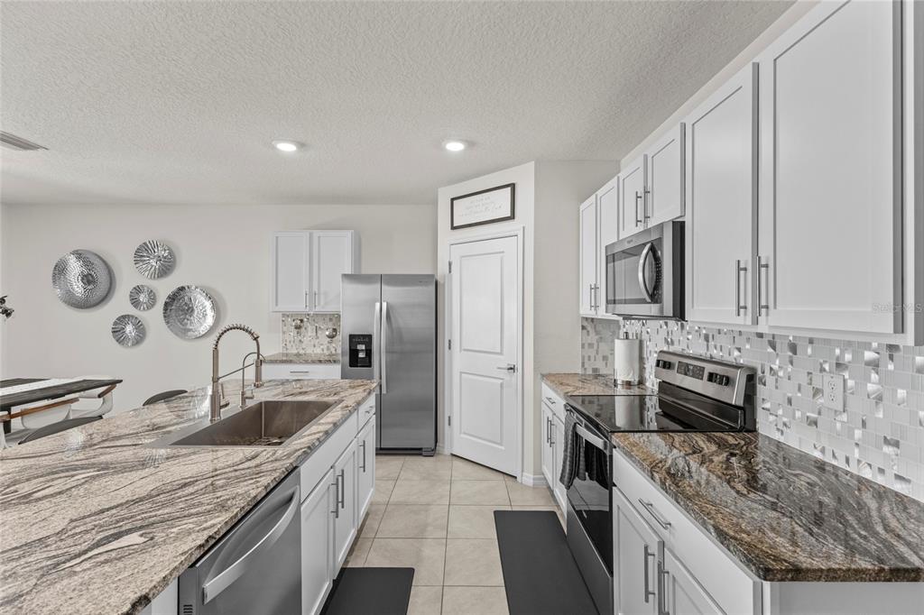 31455 Penny Surf Loop Wesley Chapel, FL 33545 - Photo 5 of 45