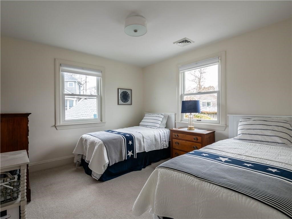 132 Memorial Boulevard Newport, RI 02840 - Photo 15 of 17