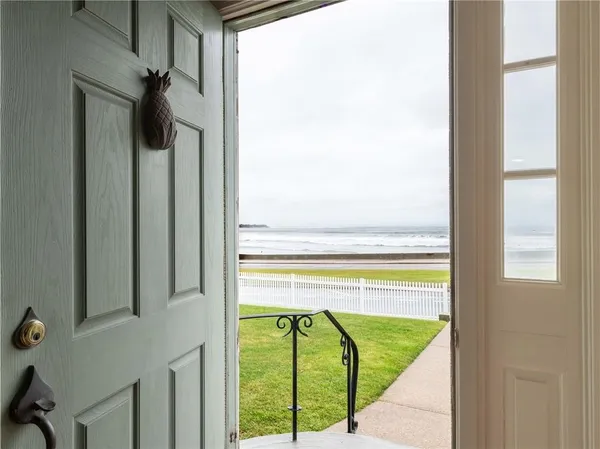 $15,000 | 132 Memorial Boulevard, Newport, RI 02840