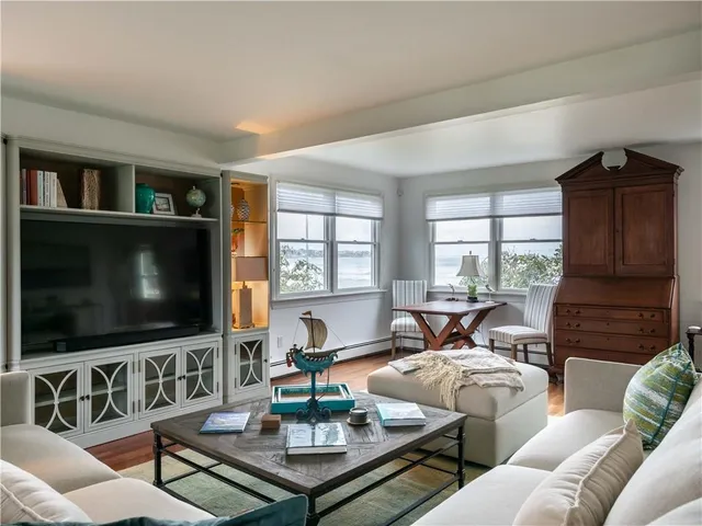 $15,000 | 132 Memorial Boulevard, Newport, RI 02840