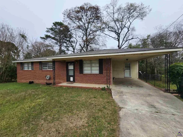 $1,350 | 117 Hazel Drive, Warner Robins, GA 31088