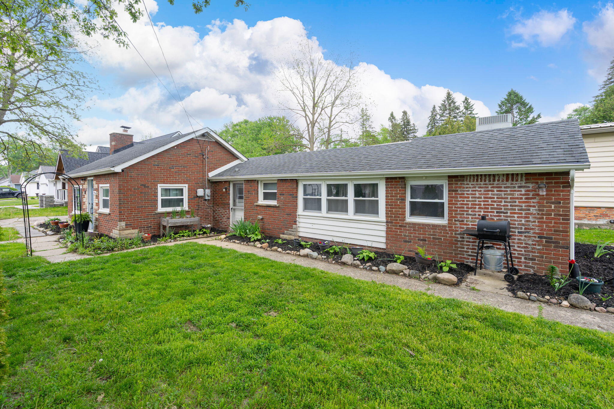 276 East Gates Street Romeo, MI 48065 - Photo 4 of 26 4-web-or-mls-exteriors-4