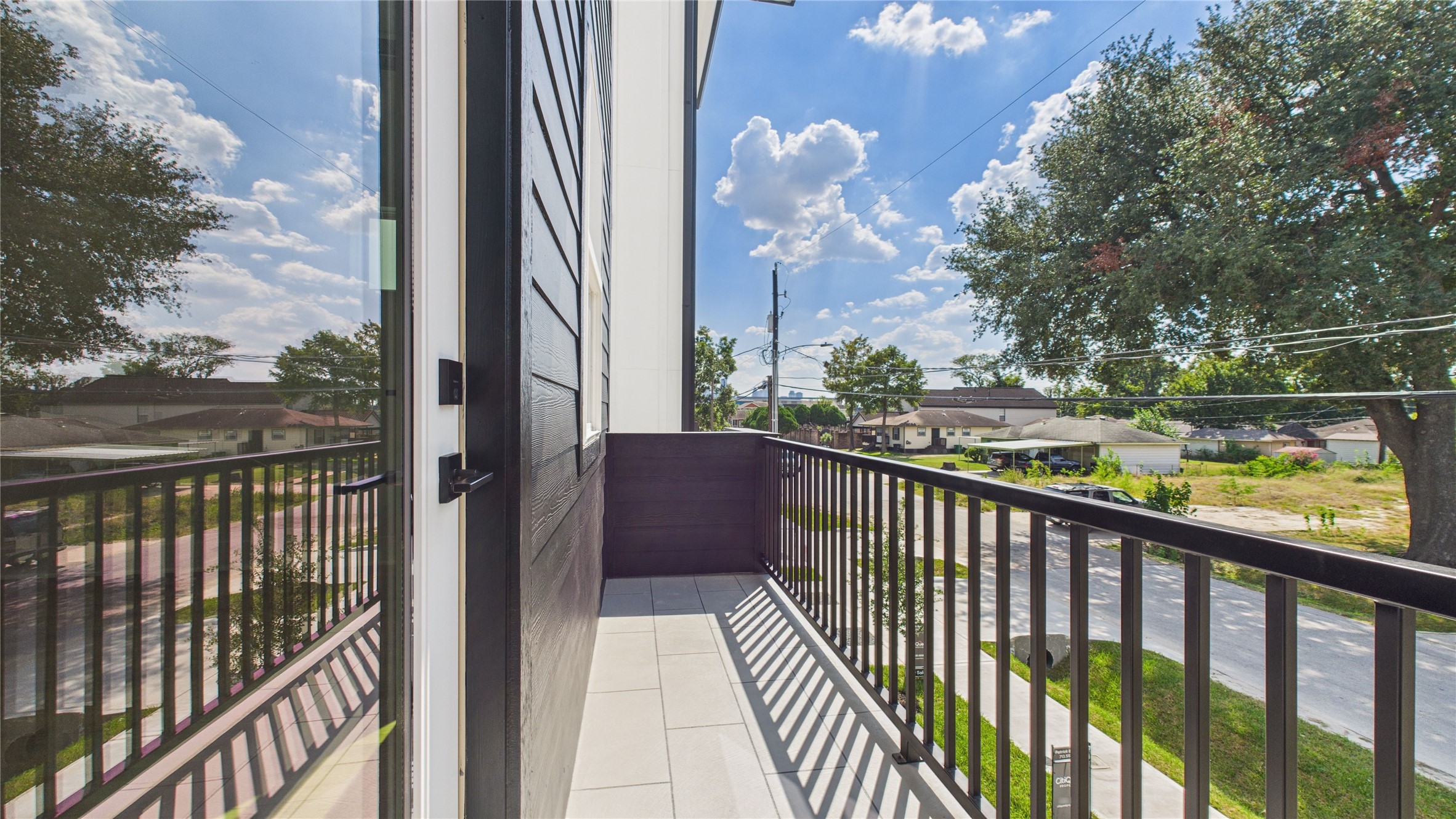 4506 Robertson Street Houston, TX 77009 - Photo 13 of 25 a view of city from a balcony