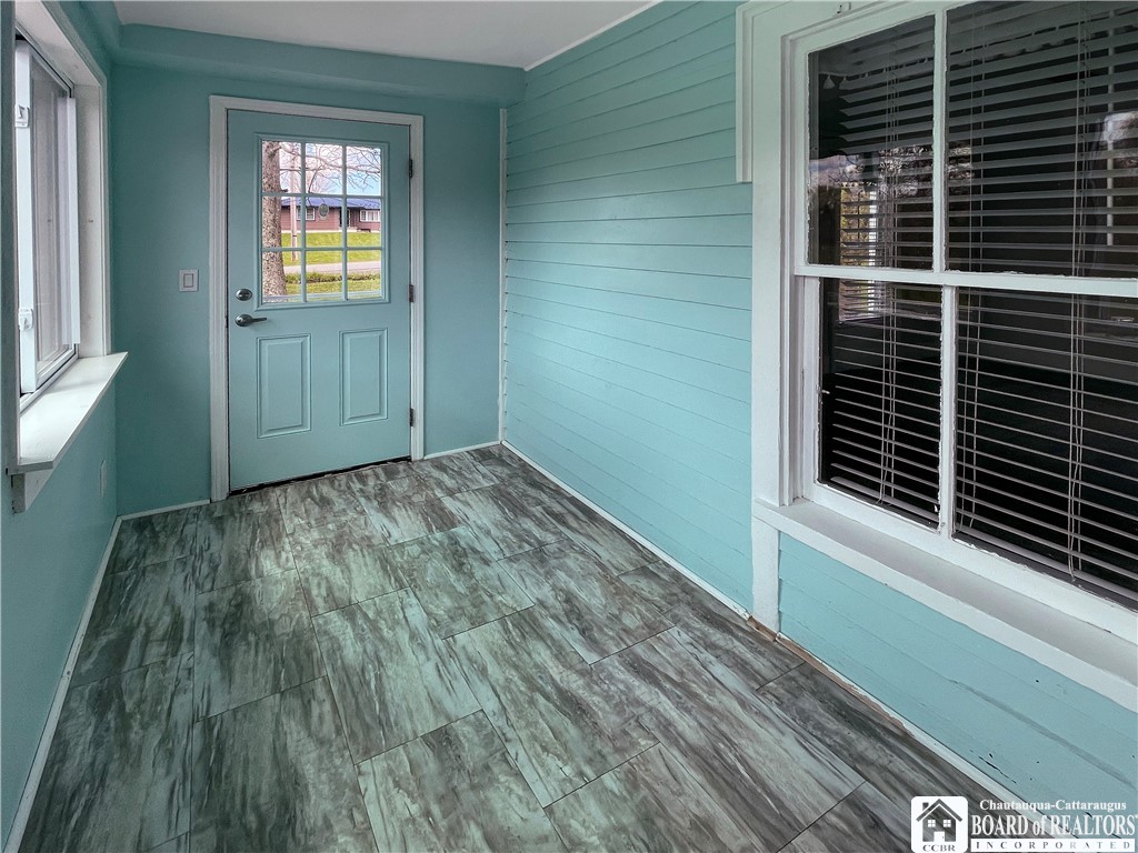 1468 Shadyside Road Busti, NY 14750 - Photo 6 of 25 Light and bright entry/enclosed porch