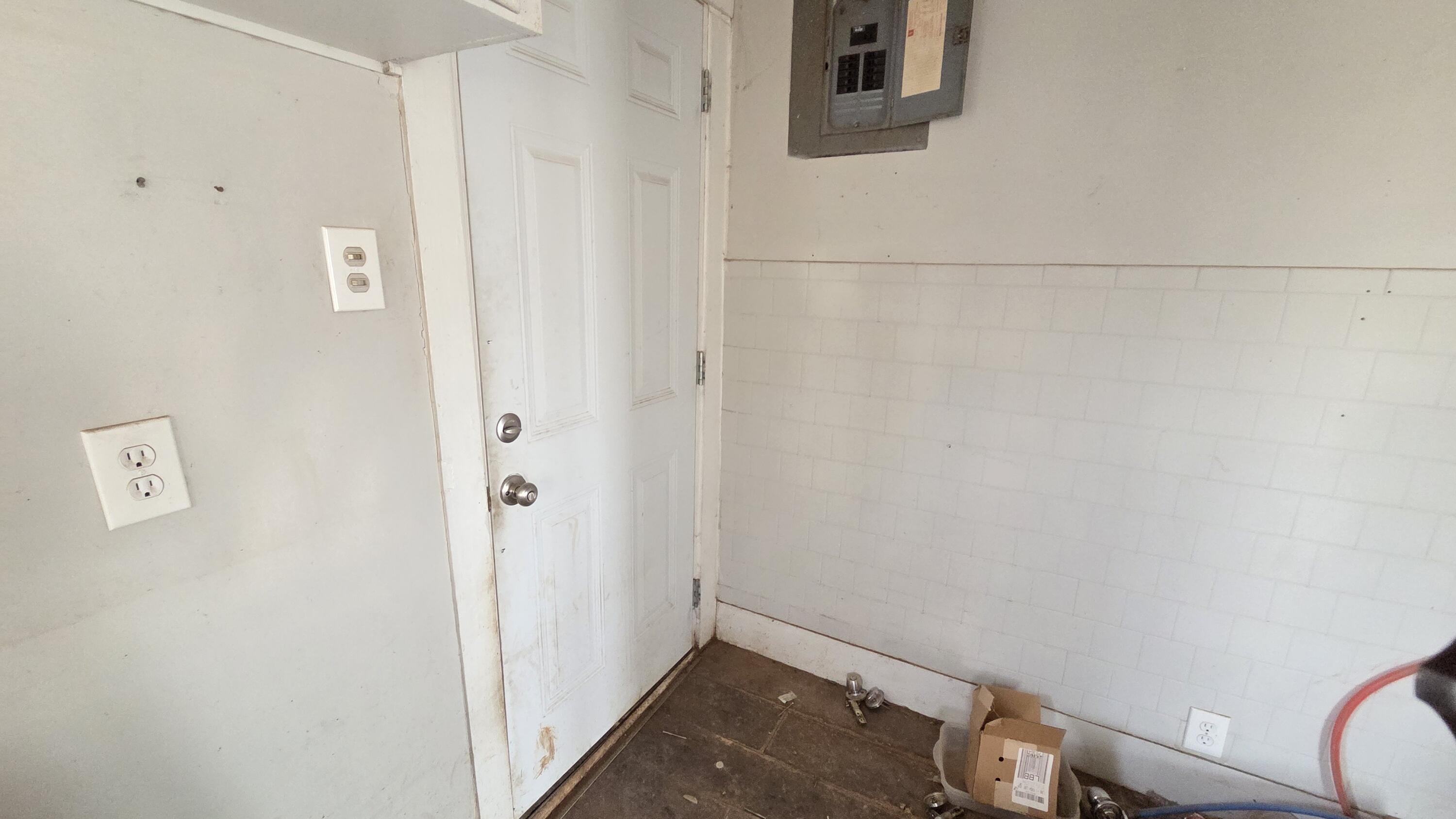 800 South 10th Street Slaton, TX 79364 - Photo 11 of 21 20260225_144941