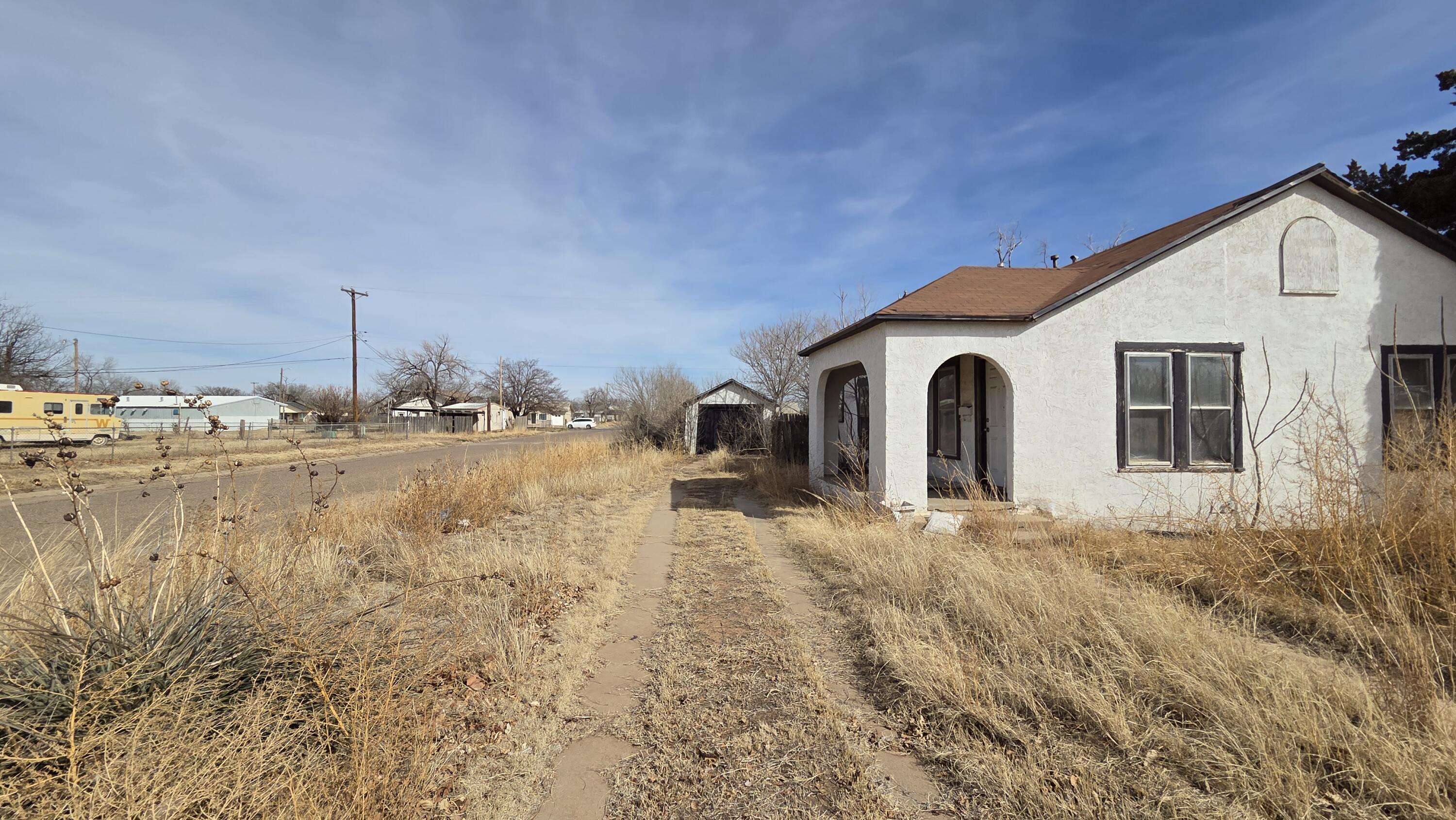 800 South 10th Street Slaton, TX 79364 - Photo 3 of 21 20260225_145805