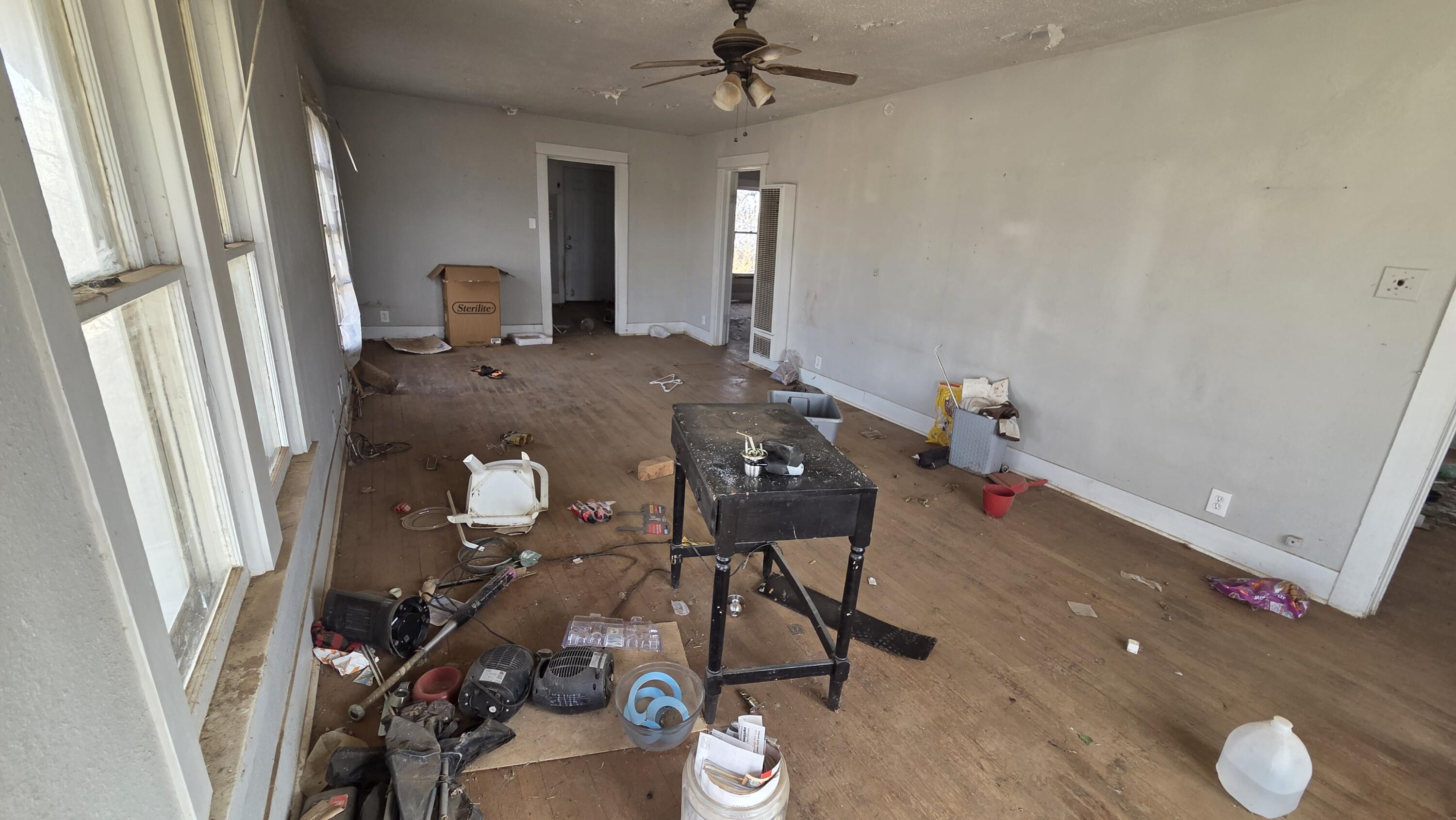 800 South 10th Street Slaton, TX 79364 - Photo 5 of 21 20260225_144826