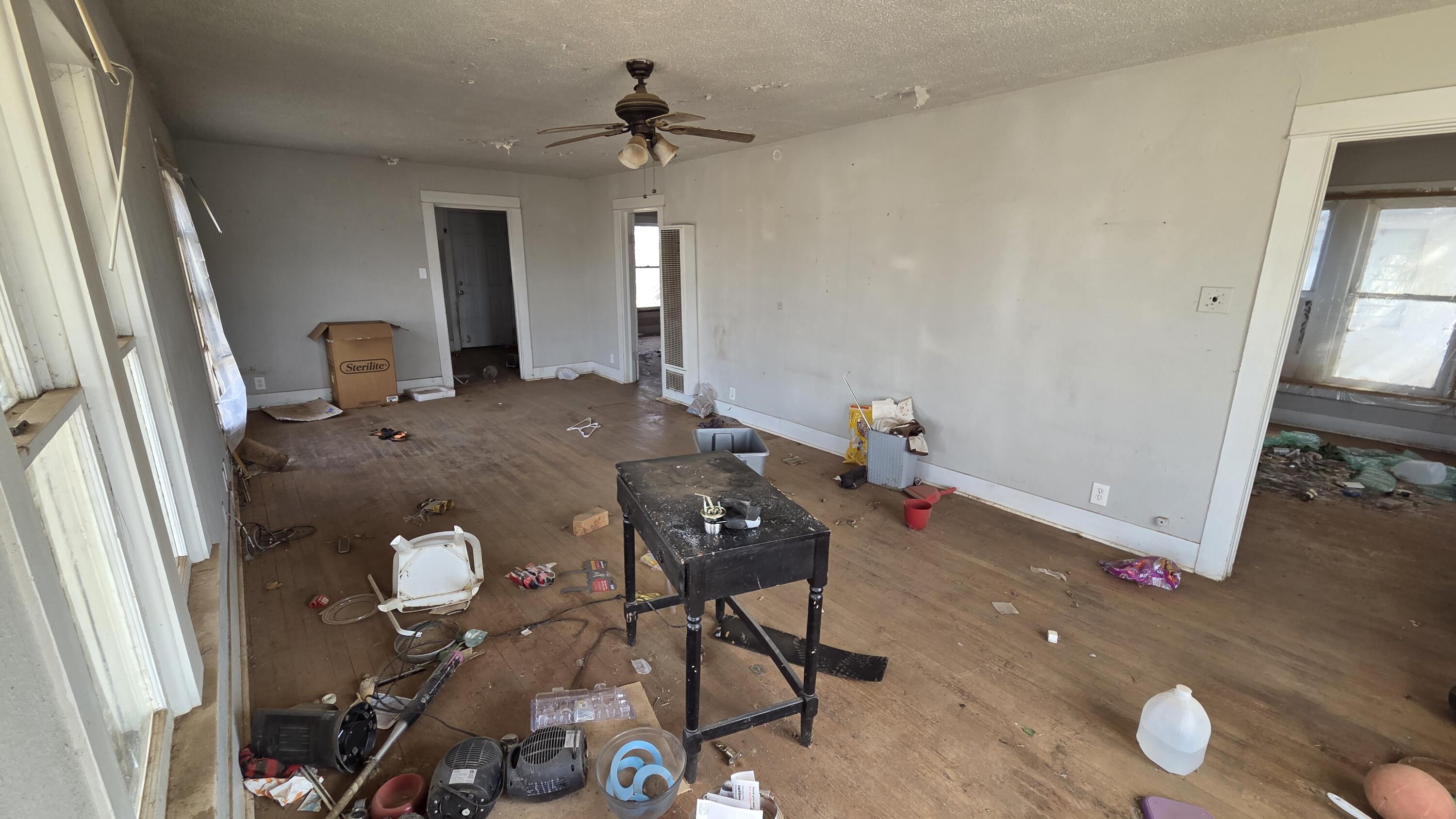 800 South 10th Street Slaton, TX 79364 - Photo 6 of 21 20260225_144847