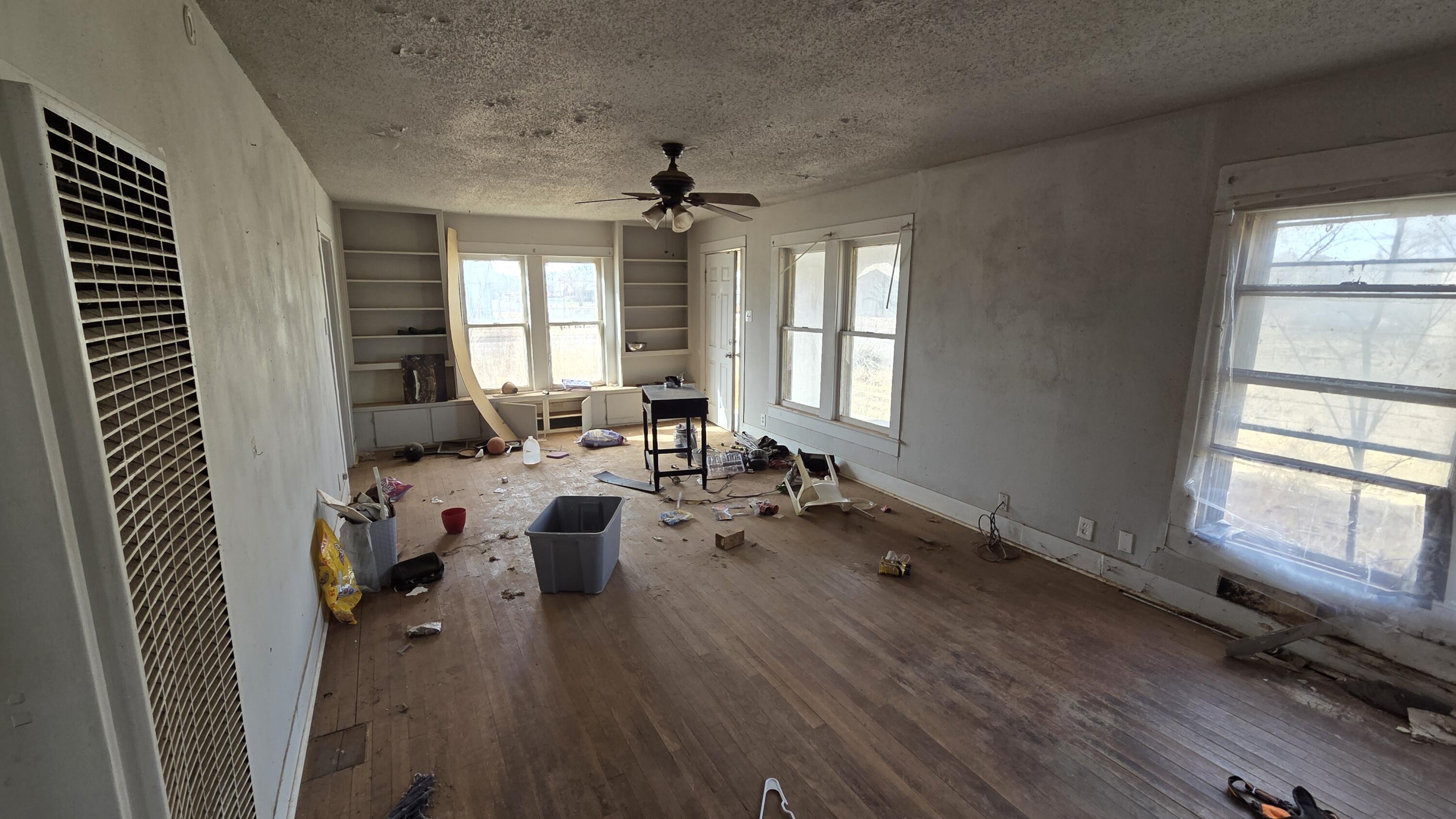 800 South 10th Street Slaton, TX 79364 - Photo 7 of 21 20260225_145323