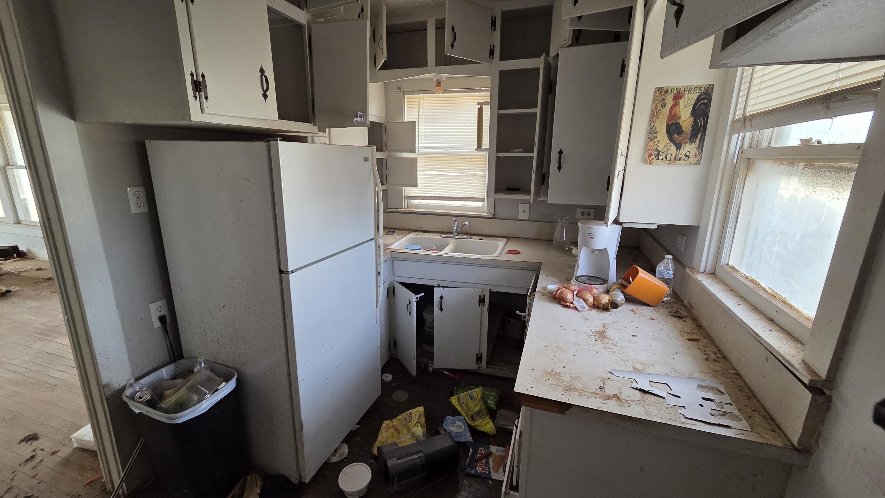 800 South 10th Street Slaton, TX 79364 - Photo 10 of 21 20260225_144933