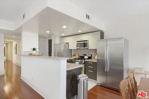 $735,000 | 147 North Berendo Street, Unit 202, Los Angeles, CA 90004