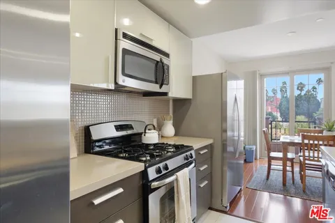 $735,000 | 147 North Berendo Street, Unit 202, Los Angeles, CA 90004