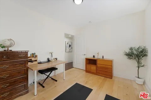 $735,000 | 147 North Berendo Street, Unit 202, Los Angeles, CA 90004