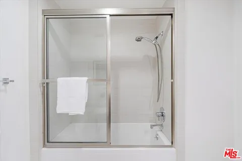 $735,000 | 147 North Berendo Street, Unit 202, Los Angeles, CA 90004