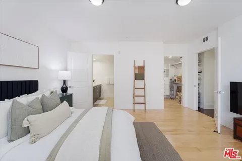 $735,000 | 147 North Berendo Street, Unit 202, Los Angeles, CA 90004
