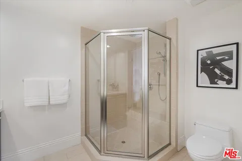 $735,000 | 147 North Berendo Street, Unit 202, Los Angeles, CA 90004