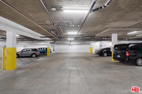 $735,000 | 147 North Berendo Street, Unit 202, Los Angeles, CA 90004