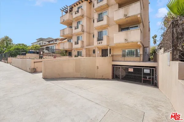 $735,000 | 147 North Berendo Street, Unit 202, Los Angeles, CA 90004