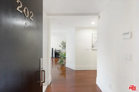 $735,000 | 147 North Berendo Street, Unit 202, Los Angeles, CA 90004