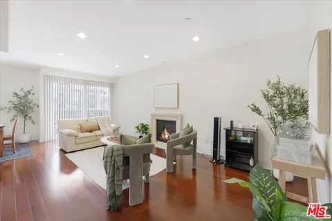 $735,000 | 147 North Berendo Street, Unit 202, Los Angeles, CA 90004