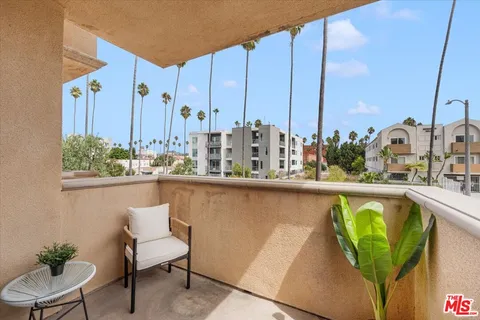 $735,000 | 147 North Berendo Street, Unit 202, Los Angeles, CA 90004