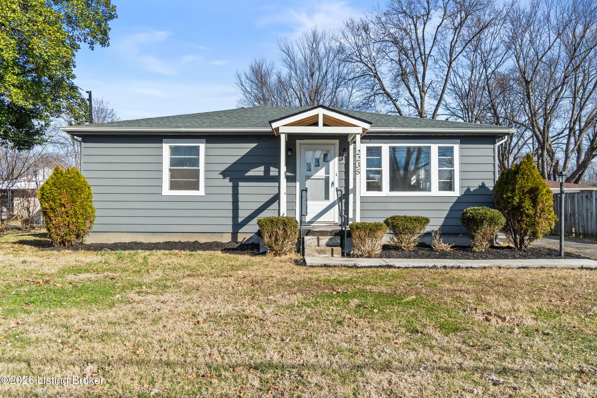 2235 Peaslee Road Louisville, KY 40216 - Photo 3 of 37 dsc02934