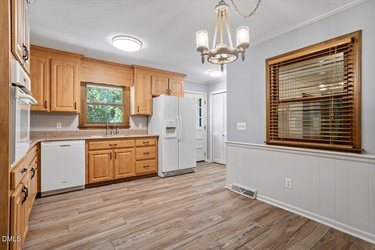 1621 Stonehurst Road Raleigh, NC 27607 - Photo 11 of 39 Gallery Image 11