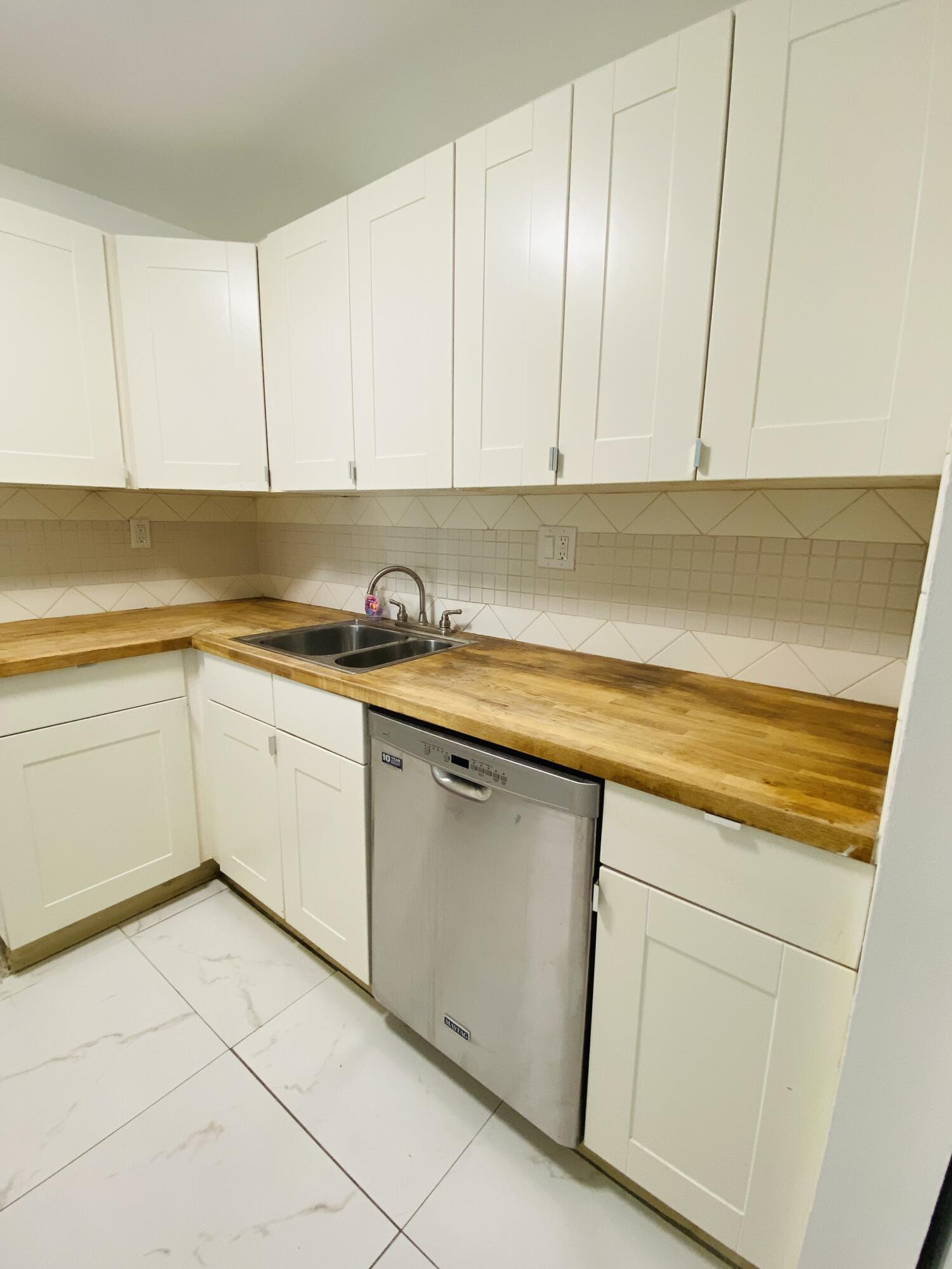 9440 Southwest 8th Street, Unit 117 Boca Raton, FL 33428 - Photo 6 of 21 IMG_6588