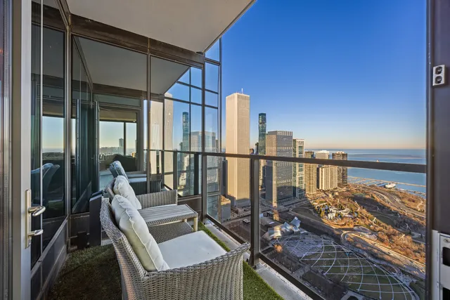 $1,399,900 | 60 East Monroe Street, Unit 5802, Chicago, IL 60603