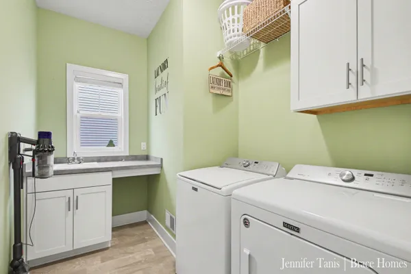 $619,900 | 11456 Wake Drive, Allendale, MI 49401