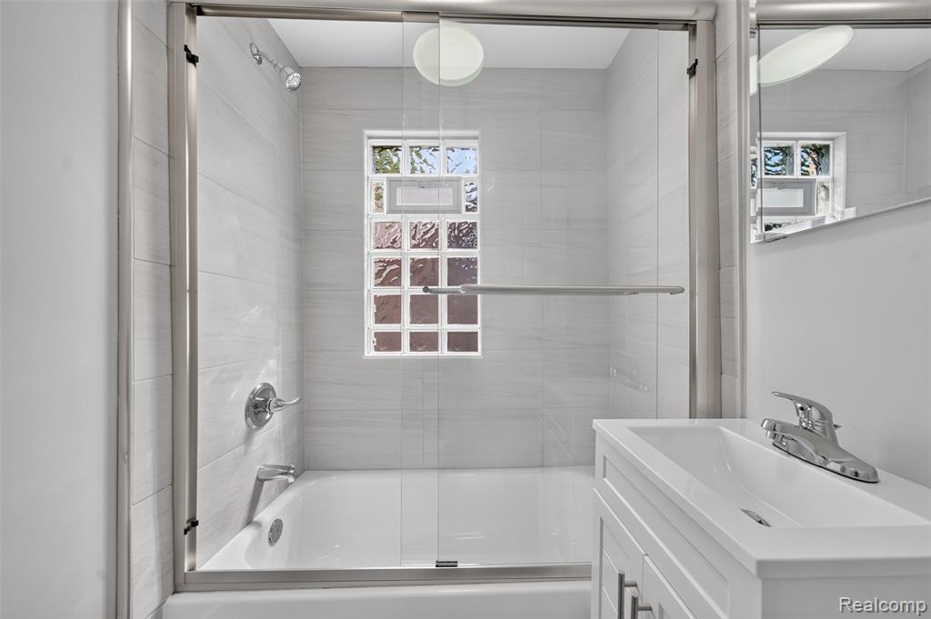 761 Columbia Road Berkley, MI 48072 - Photo 25 of 29 Gallery Image 25