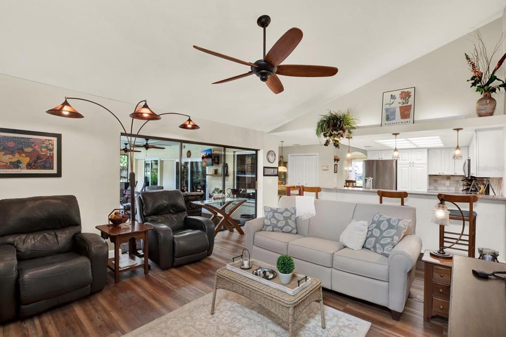 2806 Fairway View Drive Valrico, FL 33596 - Photo 22 of 45 a living room with furniture