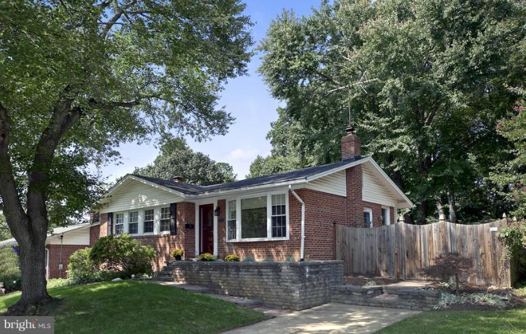 703 Tapawingo Road Southwest Vienna, VA 22180 - Photo 1 of 29 Exterior (Front)