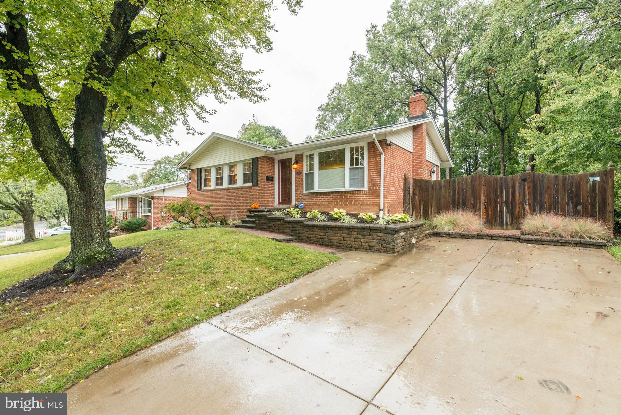 703 Tapawingo Road Southwest Vienna, VA 22180 - Photo 3 of 29 Exterior (Front)
