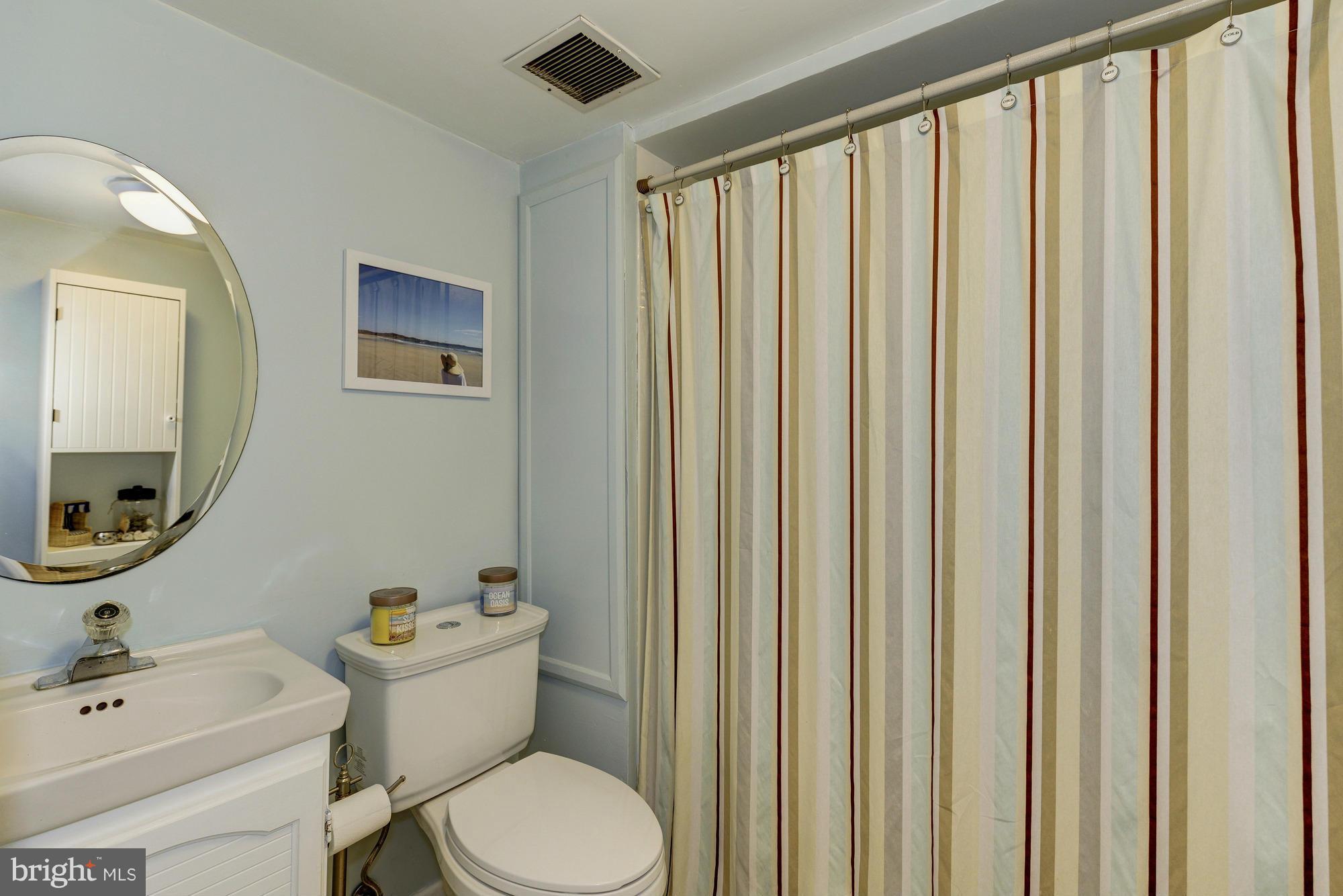 703 Tapawingo Road Southwest Vienna, VA 22180 - Photo 26 of 29 Bath