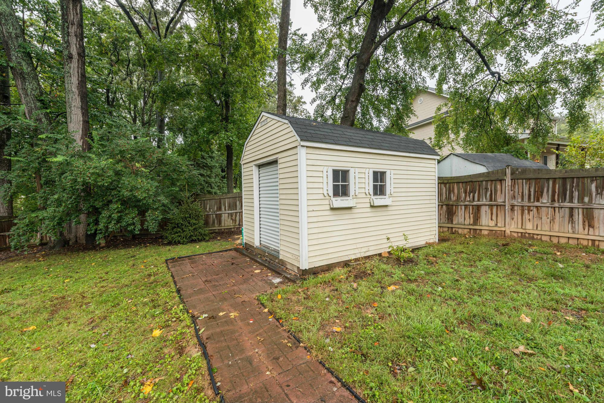 703 Tapawingo Road Southwest Vienna, VA 22180 - Photo 28 of 29 Exterior (Rear)